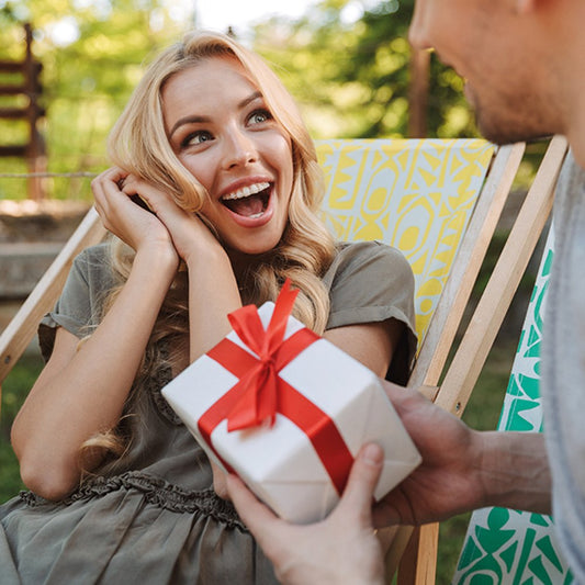 Pourquoi et comment offrir des bijoux : voici un guide pour faire des cadeaux éthiques - Atelier 9viescom9