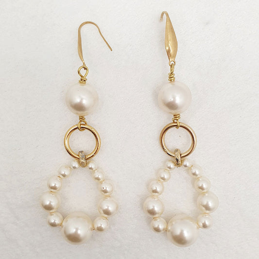 Boucles d'oreilles Coco - Collection CHARLOTTE - Atelier 9viescom9 - Boucles d'oreilles upcyclées - Perles blanc nacré et métal doré