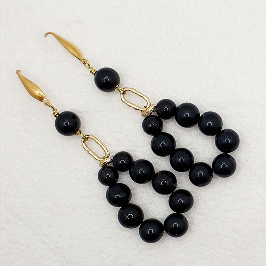 Boucles d'oreilles Deauville - Collection CHARLOTTE - Atelier 9viescom9 - Boucles d'oreilles upcyclées - Perles noires et métal doré