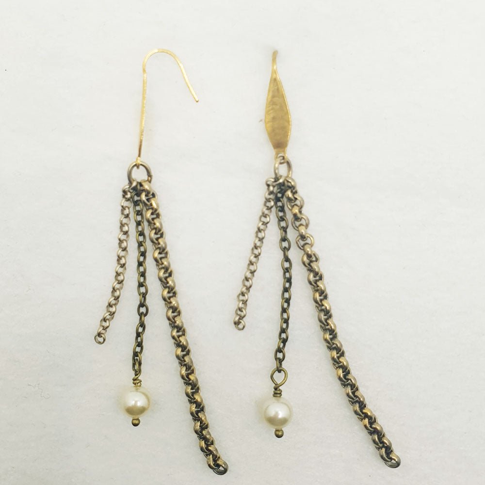 Idée cadeau femme Idée cadeau jeune fille Bijou fait main Accessoire fait main Artisan Artisane Bijou upcyclé Recyclage Perle recyclée Fait en France Made in France Local Collier Bague Bracelet Boucles d’oreilles