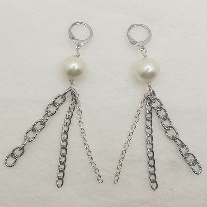 Boucles d'oreilles Audrey - Collection CHARLOTTE - Atelier 9viescom9 - Boucles d'oreilles upcyclées - Perles blanc nacré et métal argenté